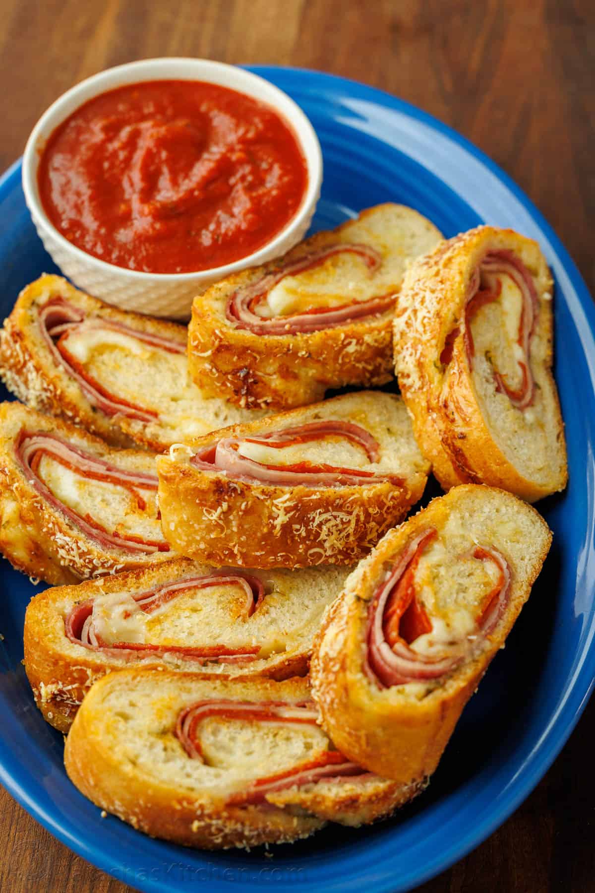 Stromboli Recipe (VIDEO) – NatashasKitchen.com